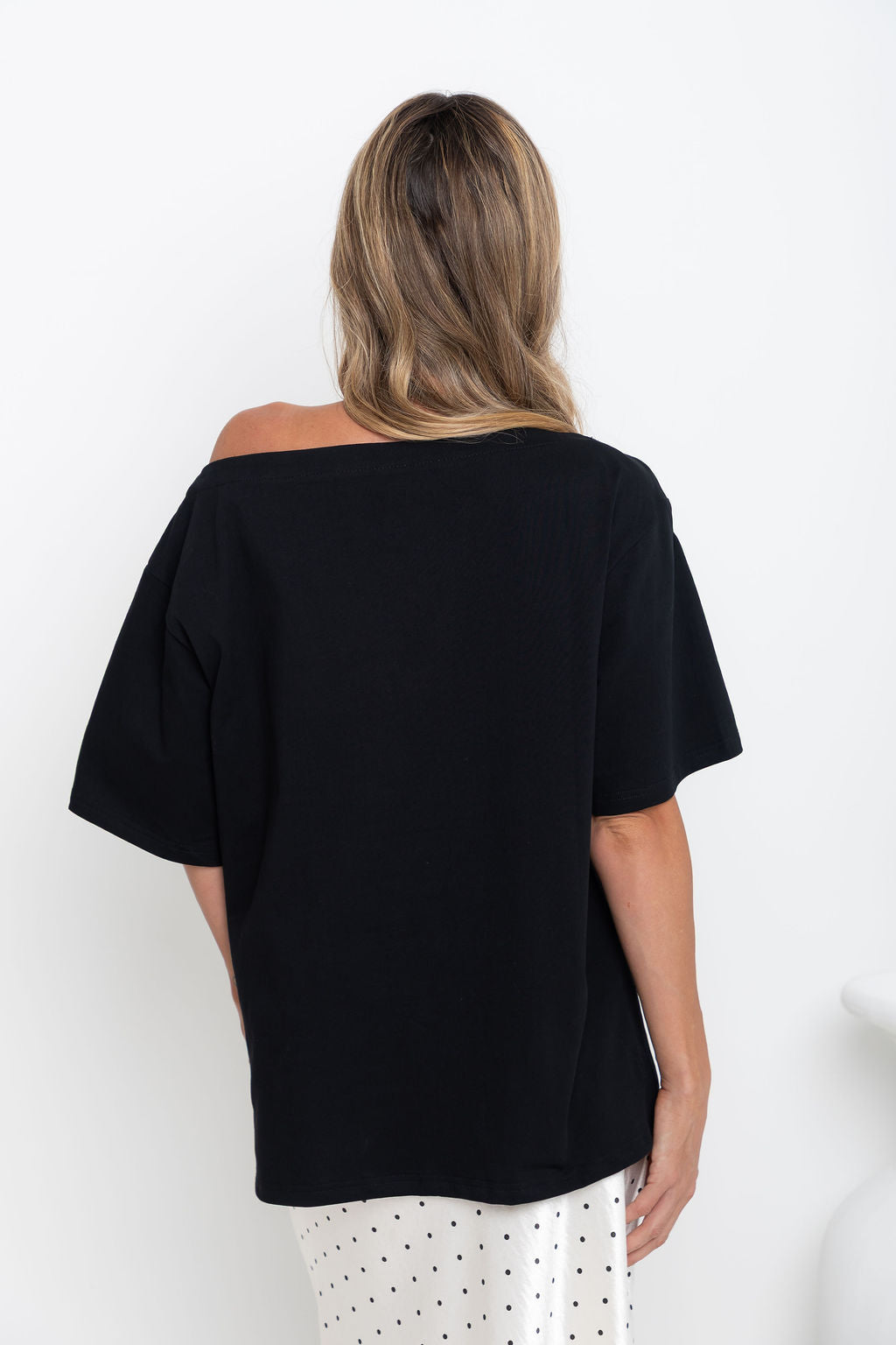 Arden Off-The-Shoulder Tee - Black