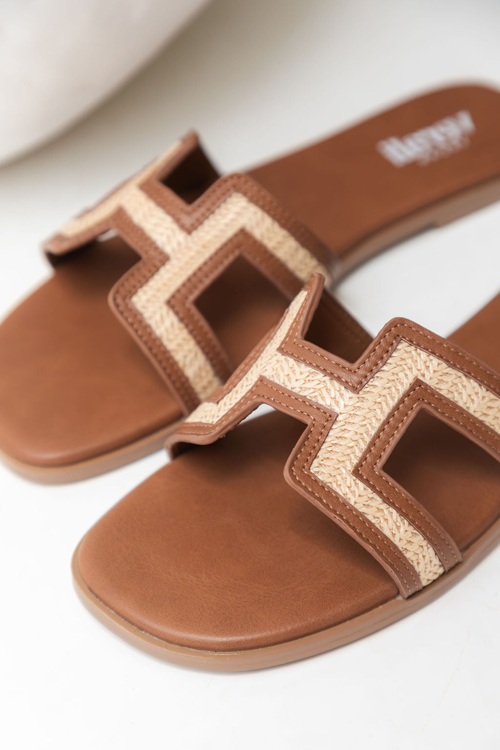 Sandra Slides - Tan Raffia